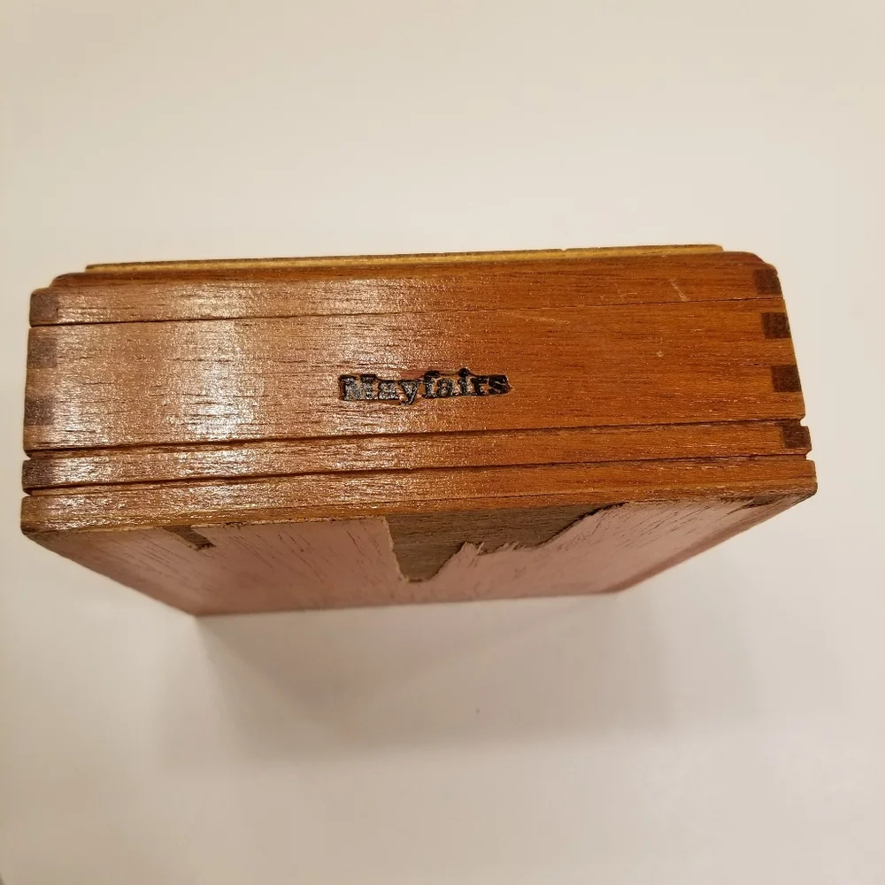 EMPTY Collectible Elegant wooden cigar box with a Perfecto Garcia label